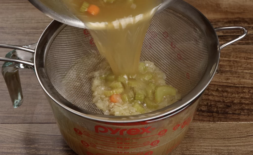 straining the turkey stock