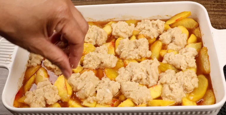 Garnishing for Peach Cobbler Recipe